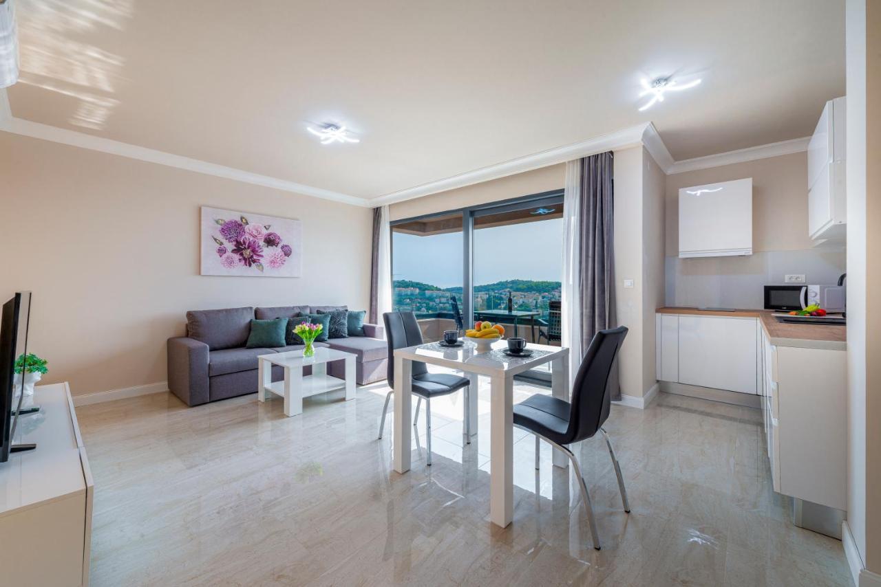 Apartment Makris No 4 *