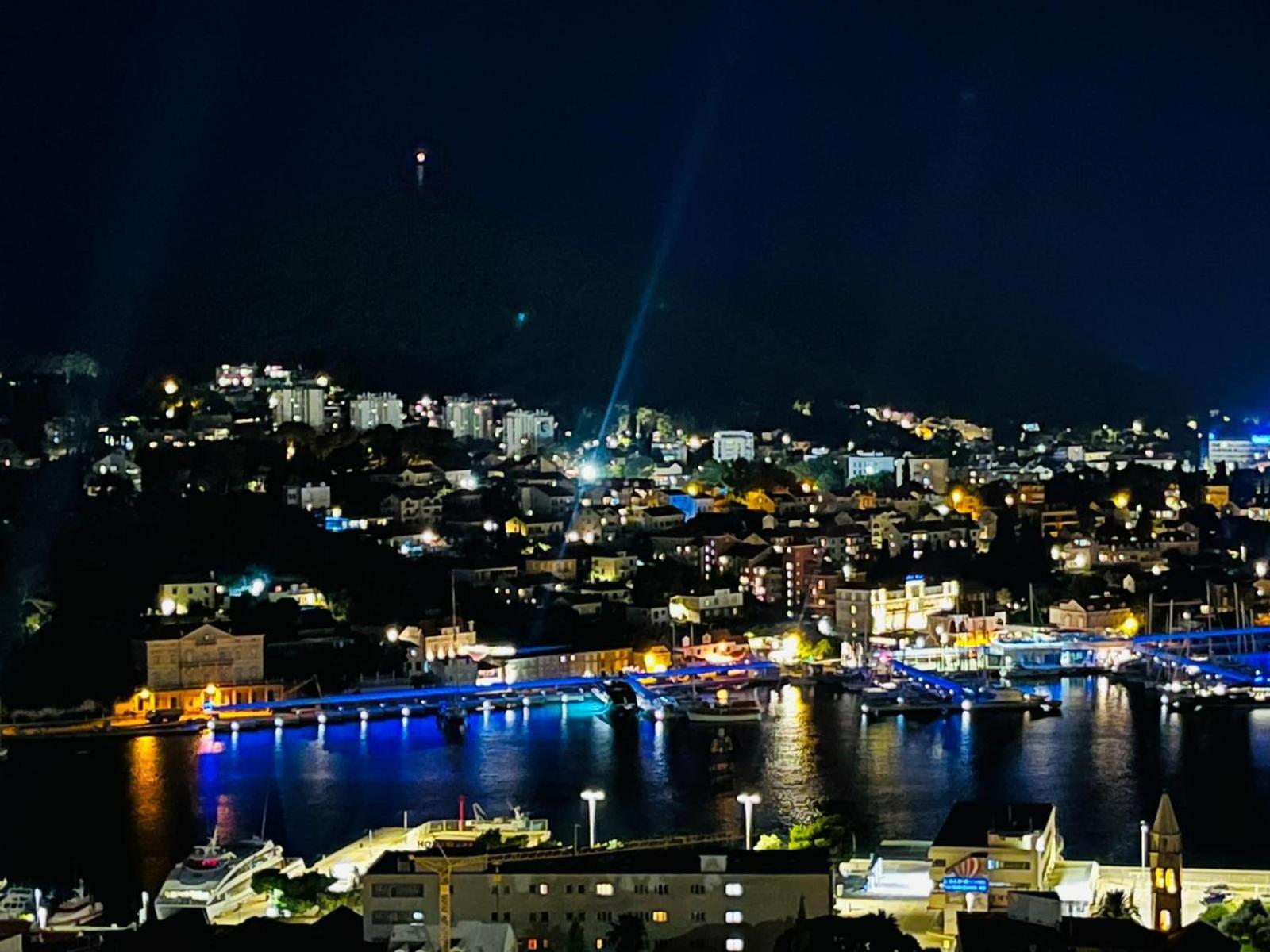 Apartment Makris No 4 *
